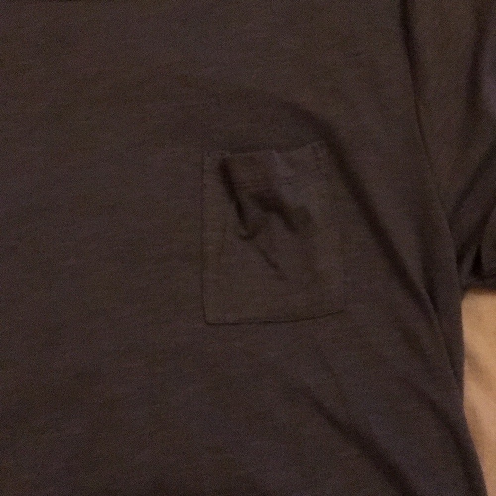 💜 NWOT Cute open back tee💜 - Picture 4 of 7